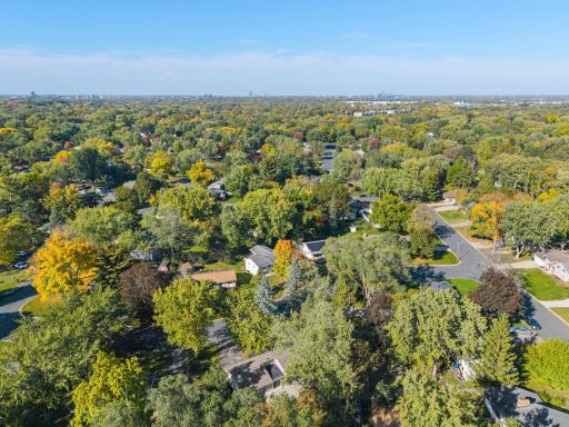 2413 W 107th Street, Bloomington, MN 55431