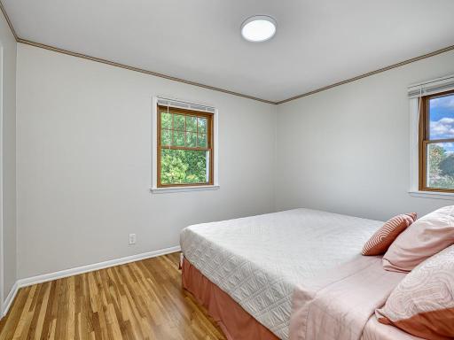 12 - Bedroom.jpg
