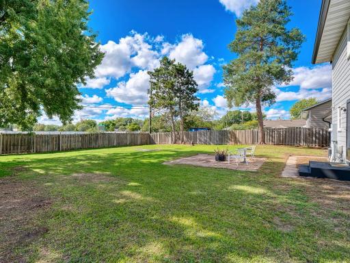 17 - Backyard.jpg