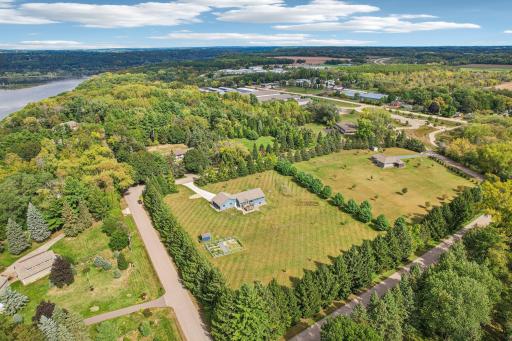 23 Hilltop Road, Houlton, WI 54082