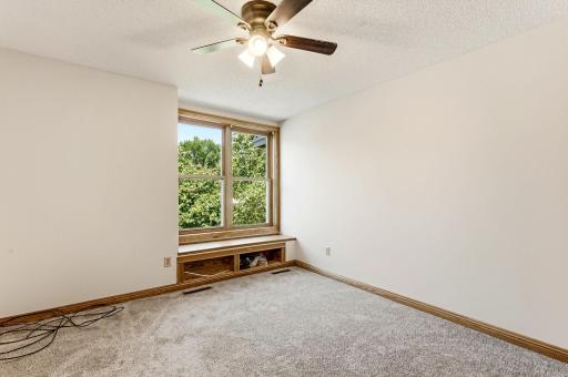 8843 Blackoaks Lane N, Maple Grove, MN 55311