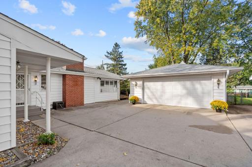 9906 4th Avenue S, Bloomington, MN 55420