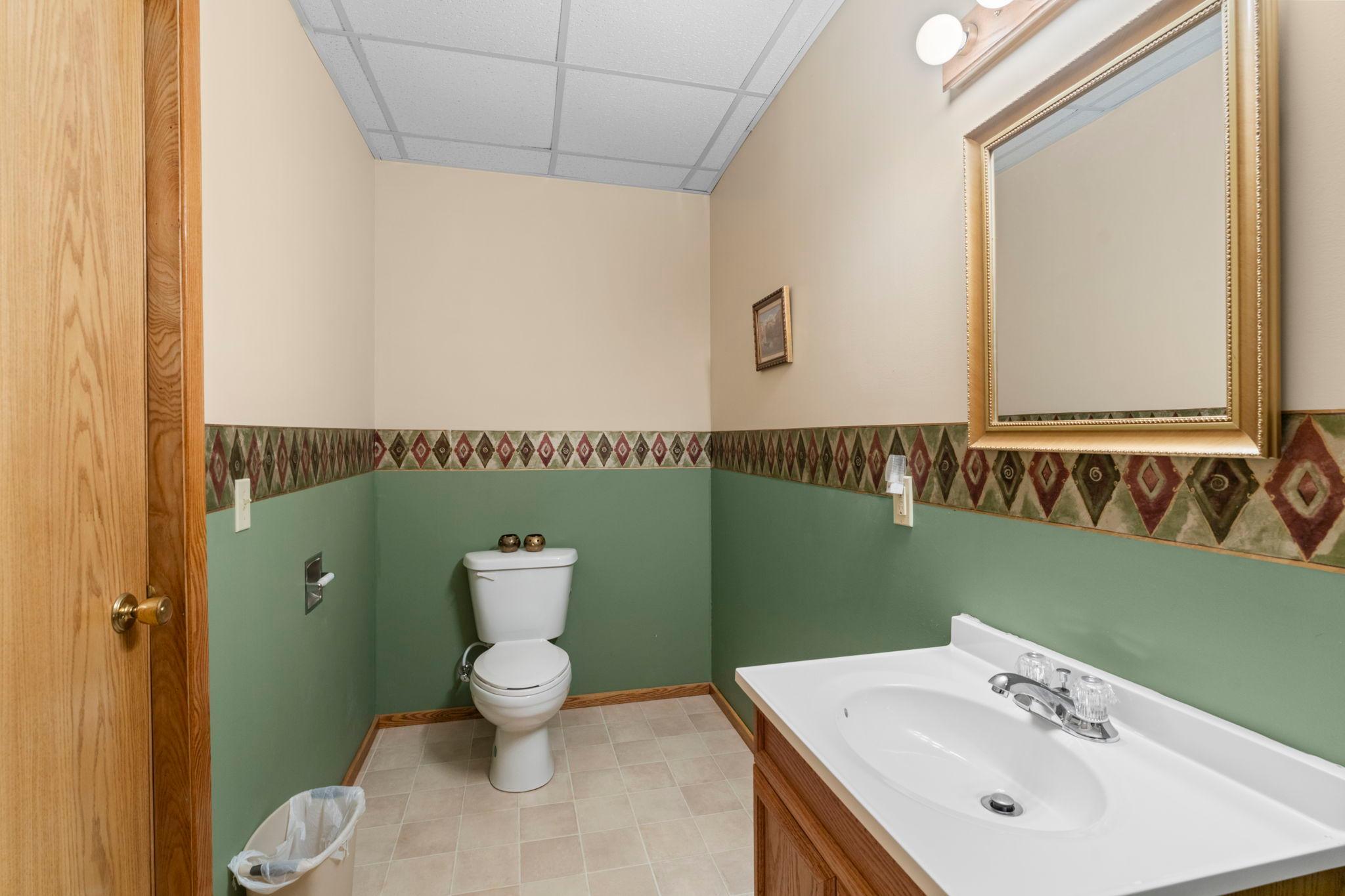 91-web-or-mls-W6841 Golf Course Road-659.jpg