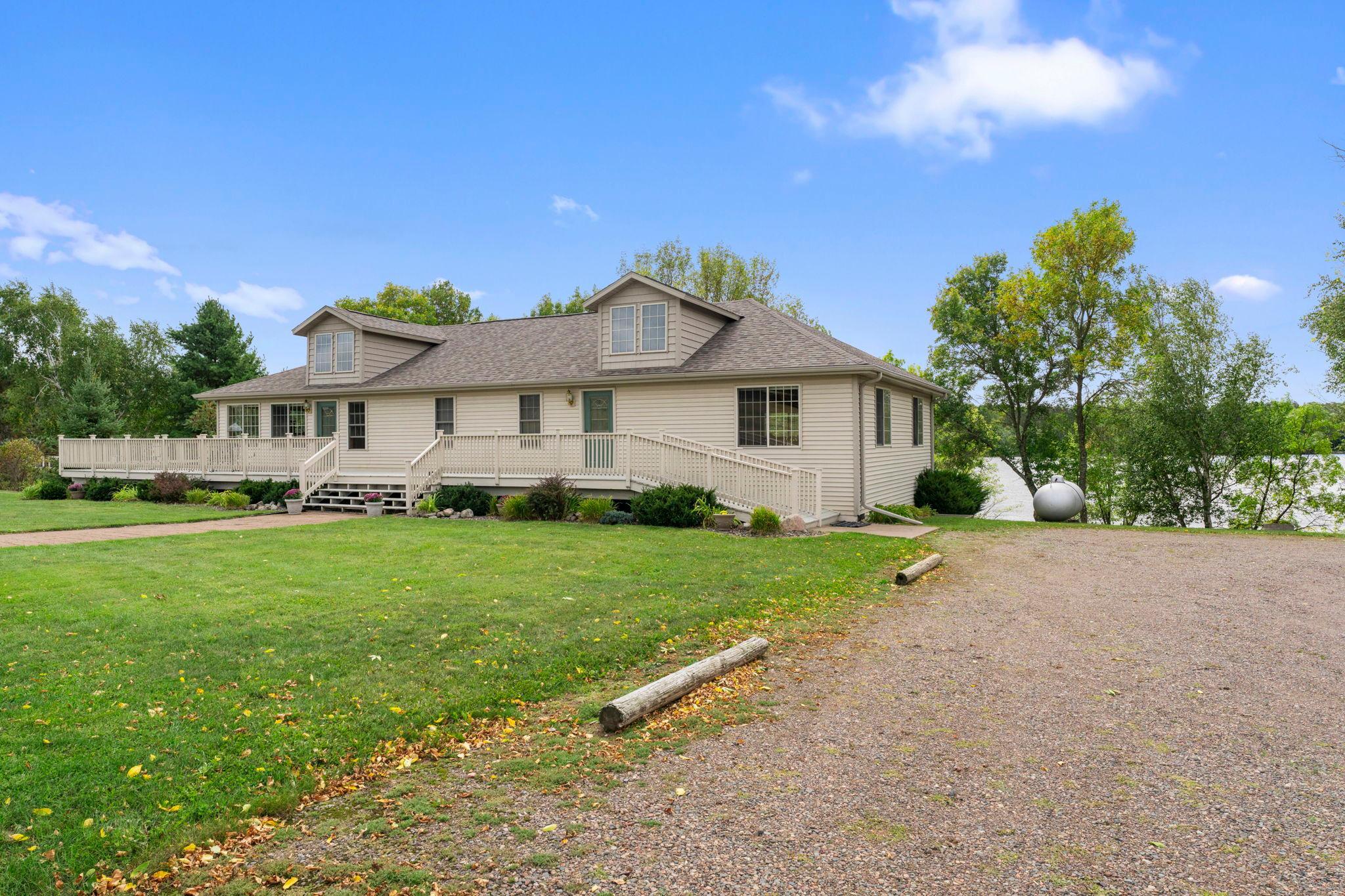 22-web-or-mls-W6841 Golf Course Road-272.jpg