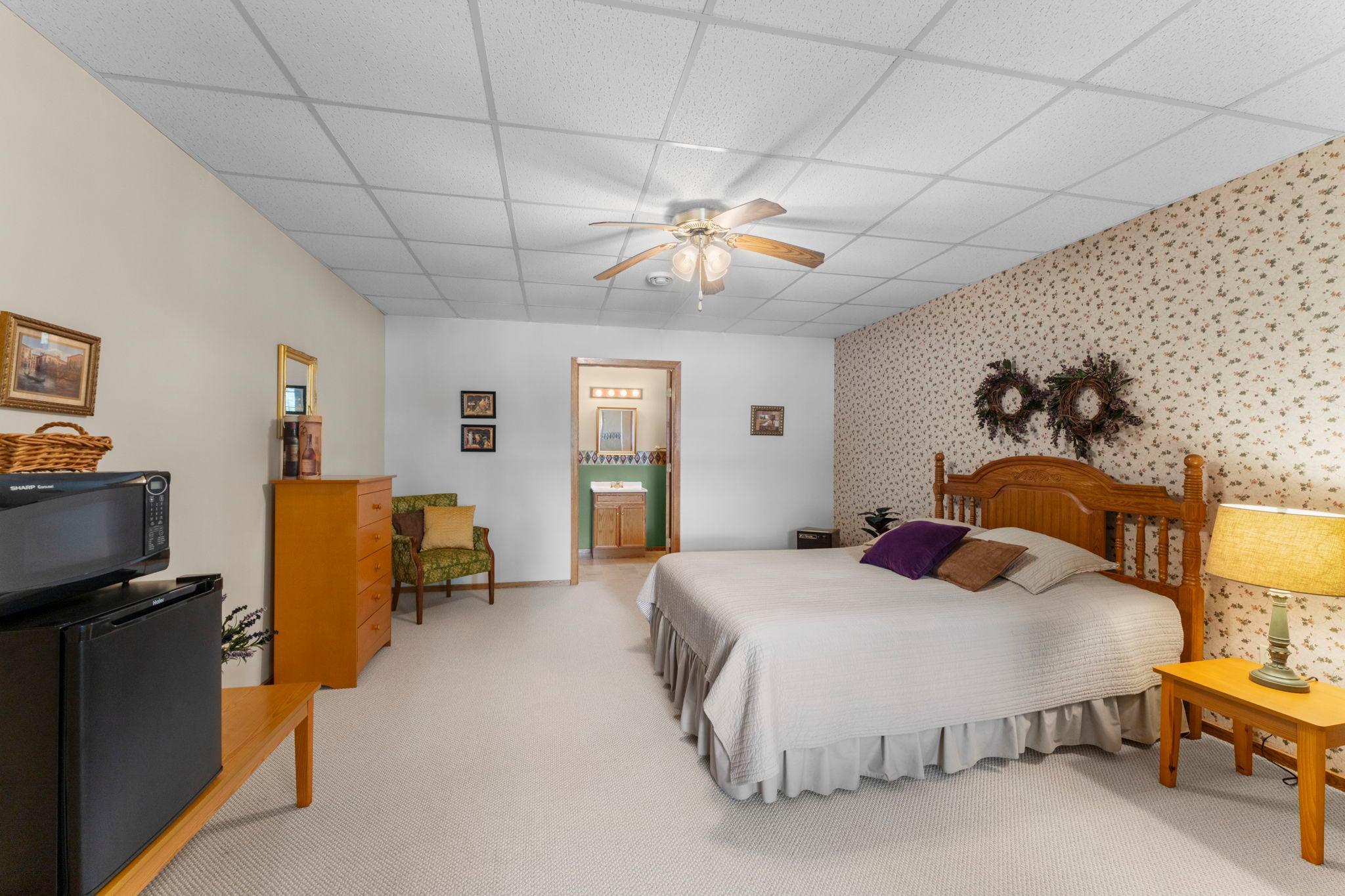 88-web-or-mls-W6841 Golf Course Road-644.jpg