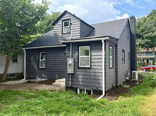 1496 Hamline Avenue N, Saint Paul, MN 55108