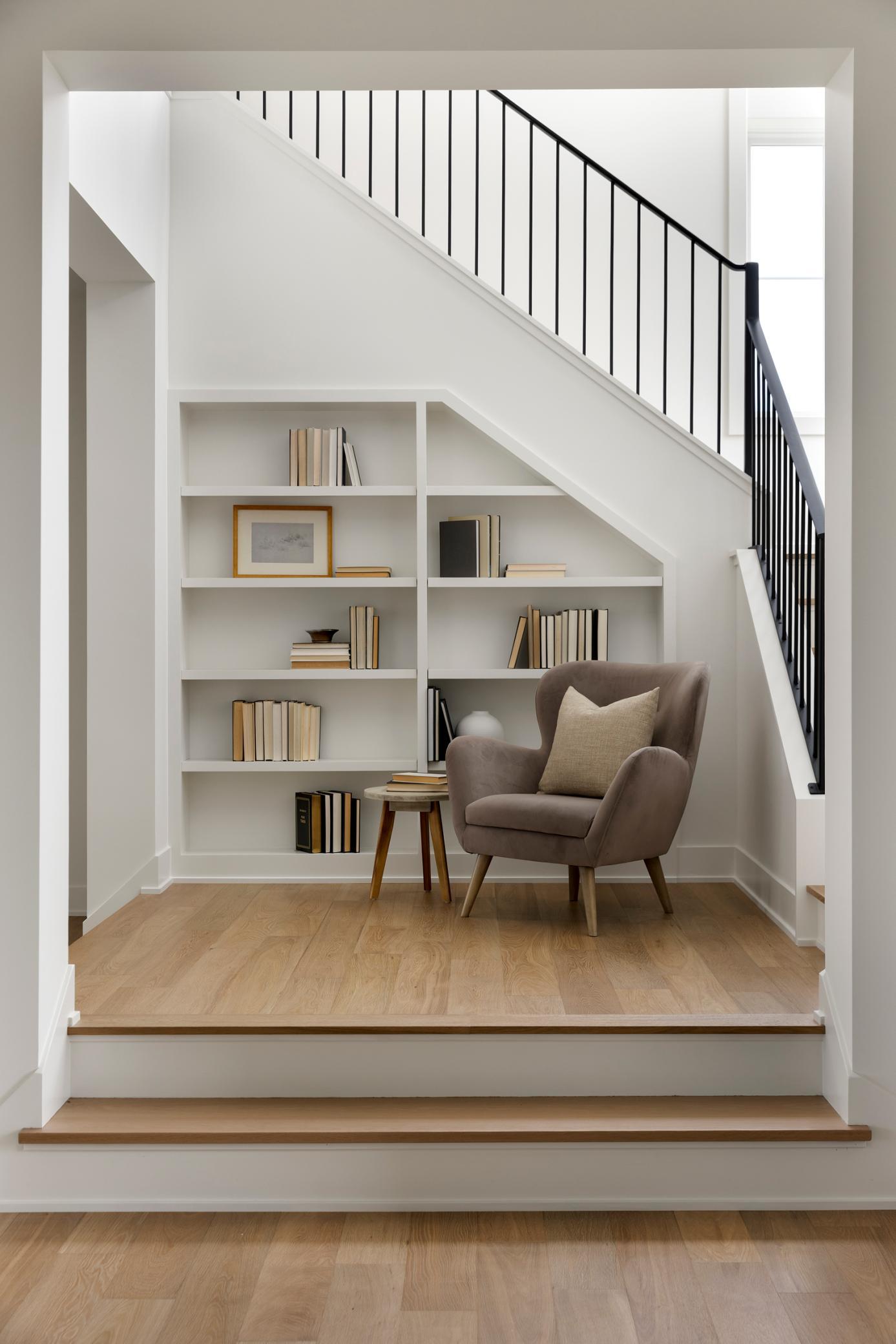 Foyer Niche