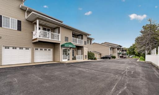 2022 29th Place NW, 203, Rochester, MN 55901