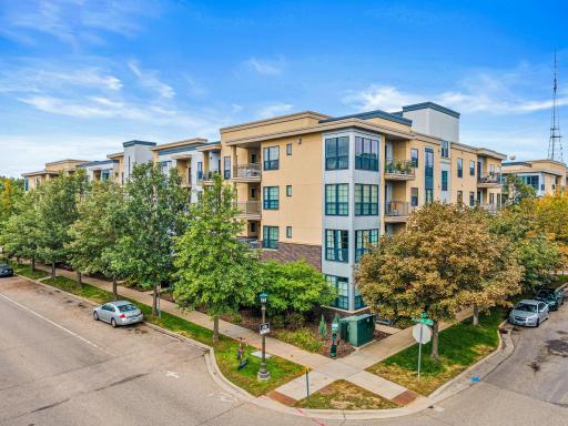 Photo for 2565 Franklin Avenue, 307, Saint Paul, MN 55114 - listing #7150166 Sunny spacious condo in the Emerald Garden community of Saint Anthony Park