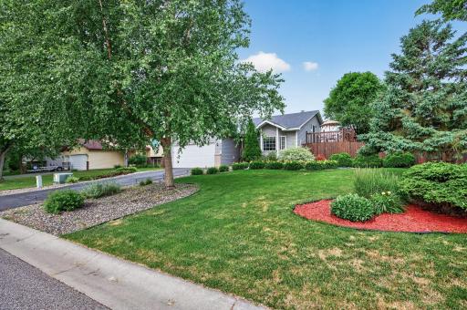 9442 Hale Avenue S, Cottage Grove, MN 55016