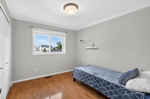 9442 Hale Avenue S, Cottage Grove, MN 55016
