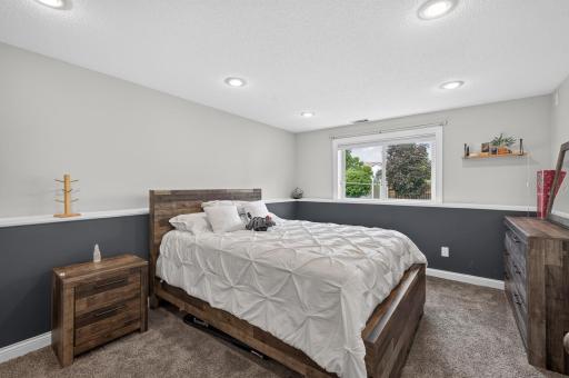9442 Hale Avenue S, Cottage Grove, MN 55016