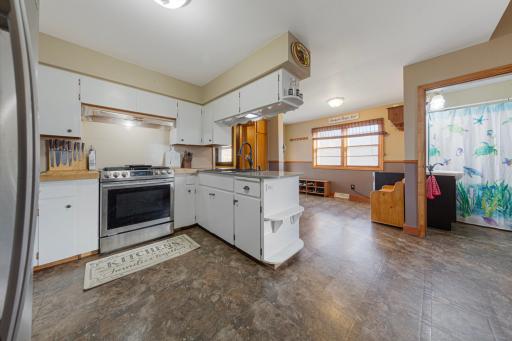 212 Boulevard Avenue NE, Montgomery, MN 56069