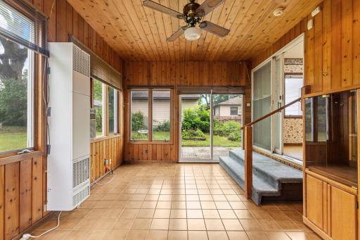 823 Oakwood Drive, Anoka, MN 55303