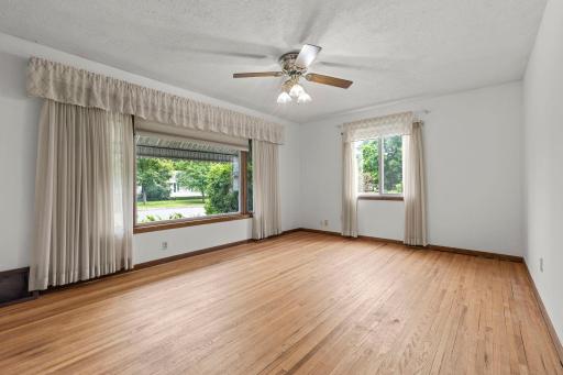 823 Oakwood Drive, Anoka, MN 55303
