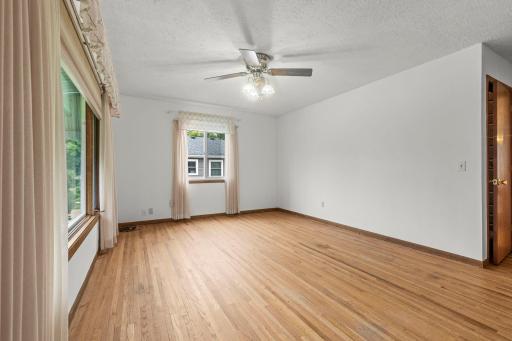 823 Oakwood Drive, Anoka, MN 55303