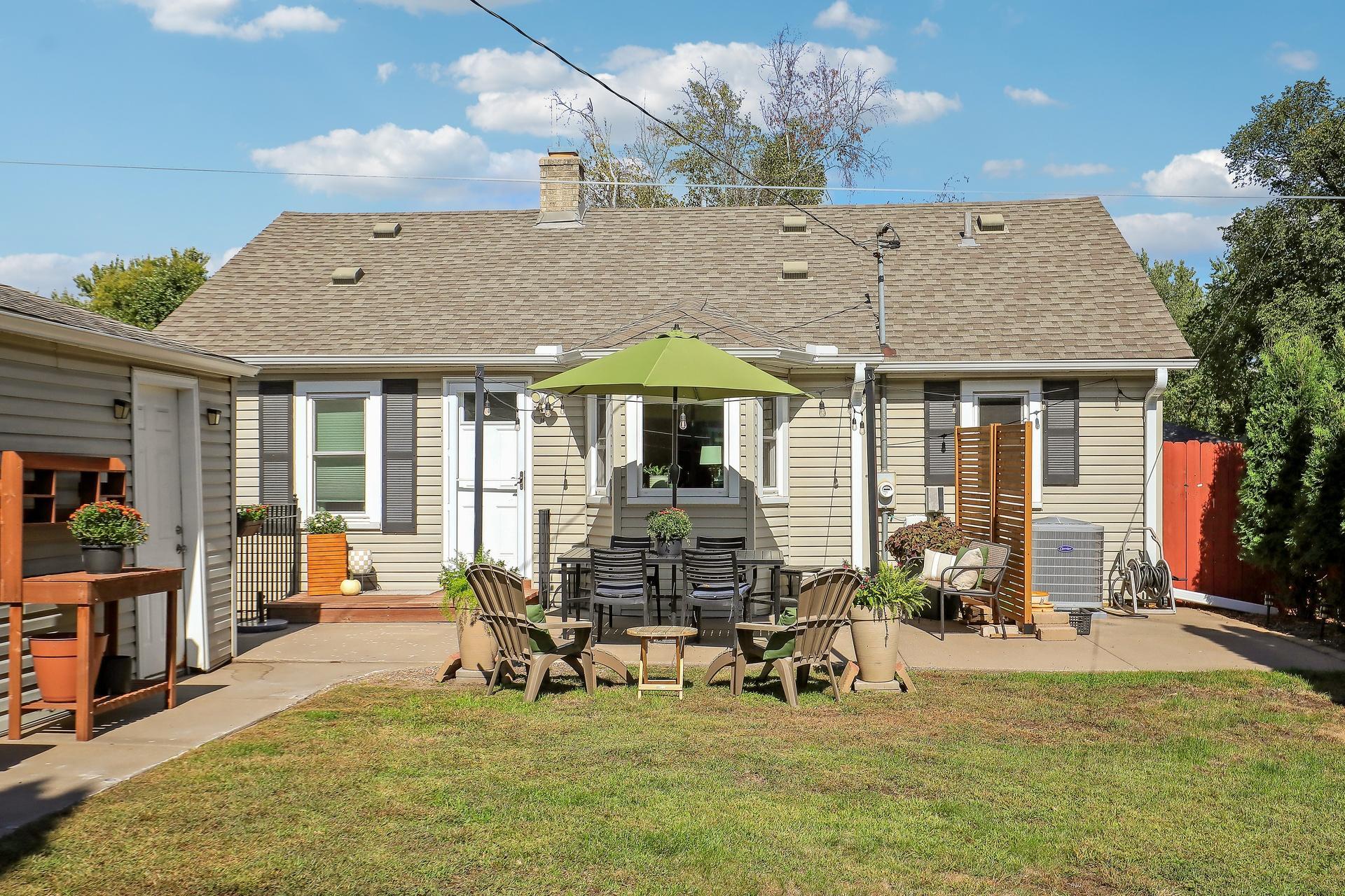 This lovely home is ready for you to move in and enjoy!