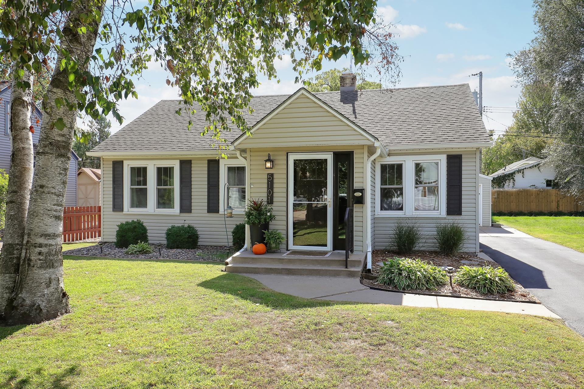 Maintenance free siding and accent shutters make for easy living!