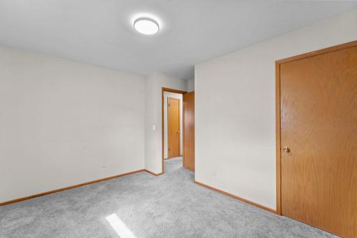 7001 Grimes Avenue N, Brooklyn Center, MN 55429