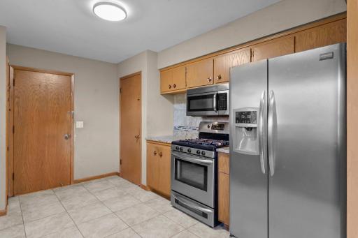 7001 Grimes Avenue N, Brooklyn Center, MN 55429