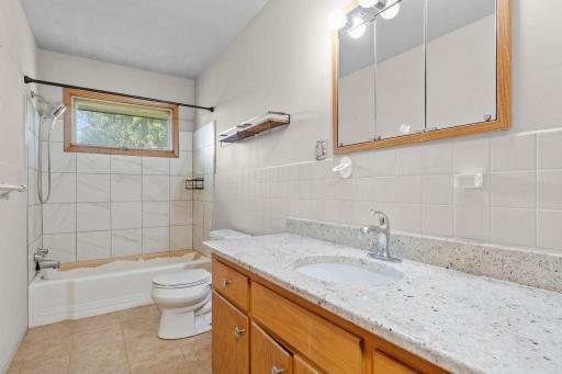 7001 Grimes Avenue N, Brooklyn Center, MN 55429