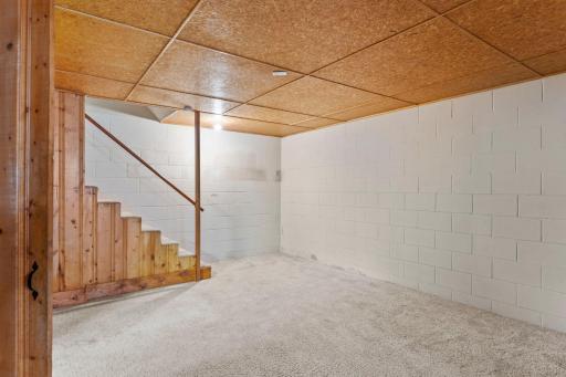 7001 Grimes Avenue N, Brooklyn Center, MN 55429