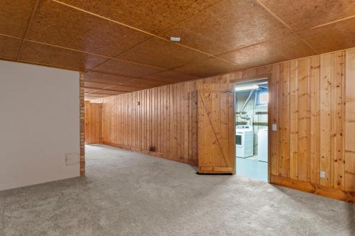 7001 Grimes Avenue N, Brooklyn Center, MN 55429