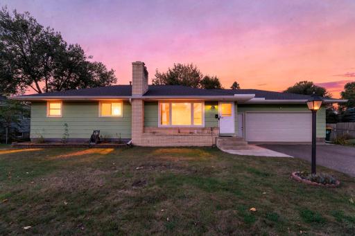7001 Grimes Avenue N, Brooklyn Center, MN 55429