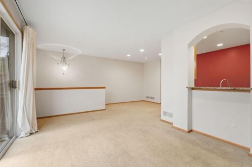 11212 Kinsley Street, Eden Prairie, MN 55344