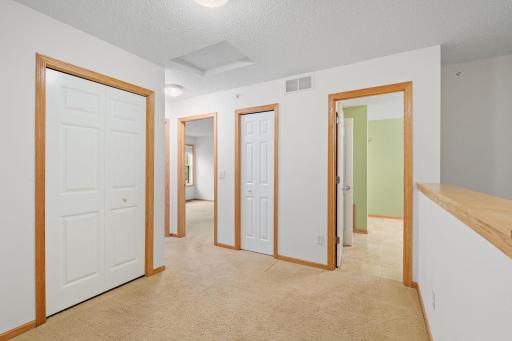11212 Kinsley Street, Eden Prairie, MN 55344