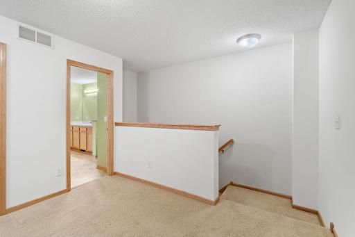 11212 Kinsley Street, Eden Prairie, MN 55344