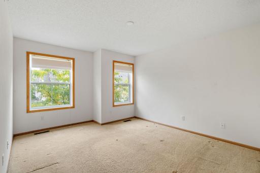 11212 Kinsley Street, Eden Prairie, MN 55344