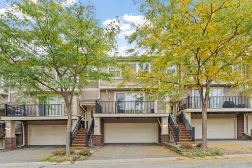 11212 Kinsley Street, Eden Prairie, MN 55344