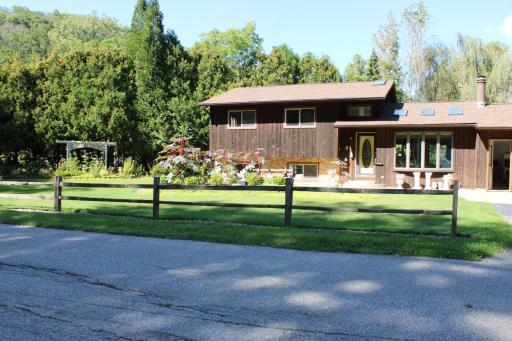S3561 Chicken Valley Road, Fountain City, WI 54629