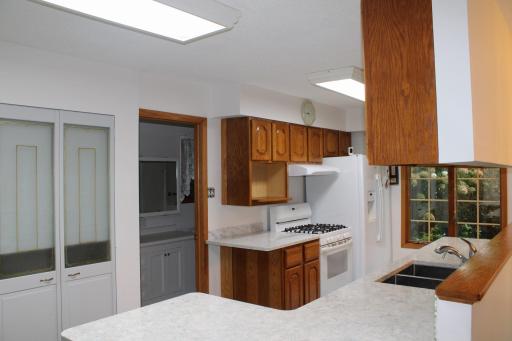 Kitchen 2.JPG