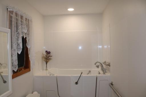 S3561 Chicken Valley Road, Fountain City, WI 54629