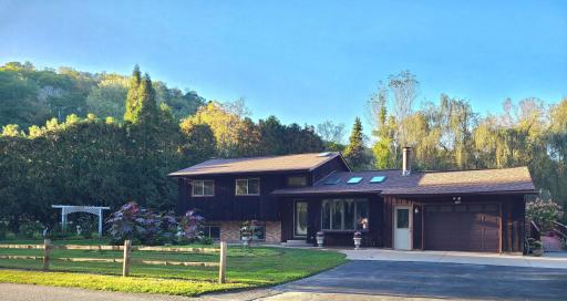 S3561 Chicken Valley Road, Fountain City, WI 54629