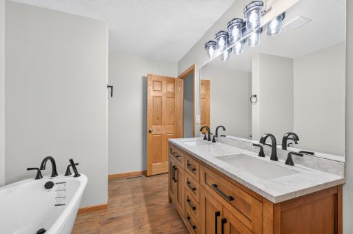 20964 Beaver Dam Court NE, East Bethel, MN 55011