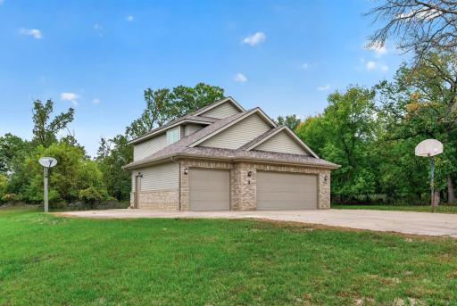 20964 Beaver Dam Court NE, East Bethel, MN 55011