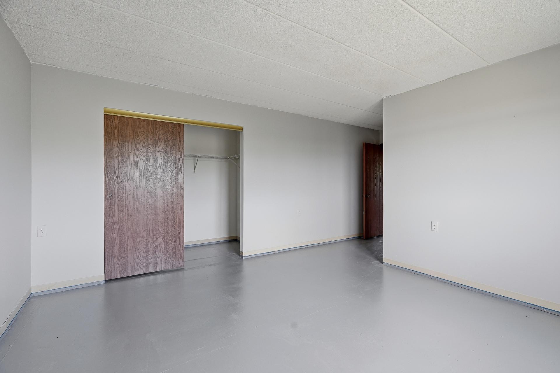 511 - 985 Ivy Ave E MLS-109.jpg