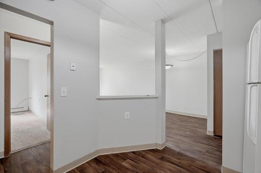 985 Ivy Avenue E, Saint Paul, MN 55106