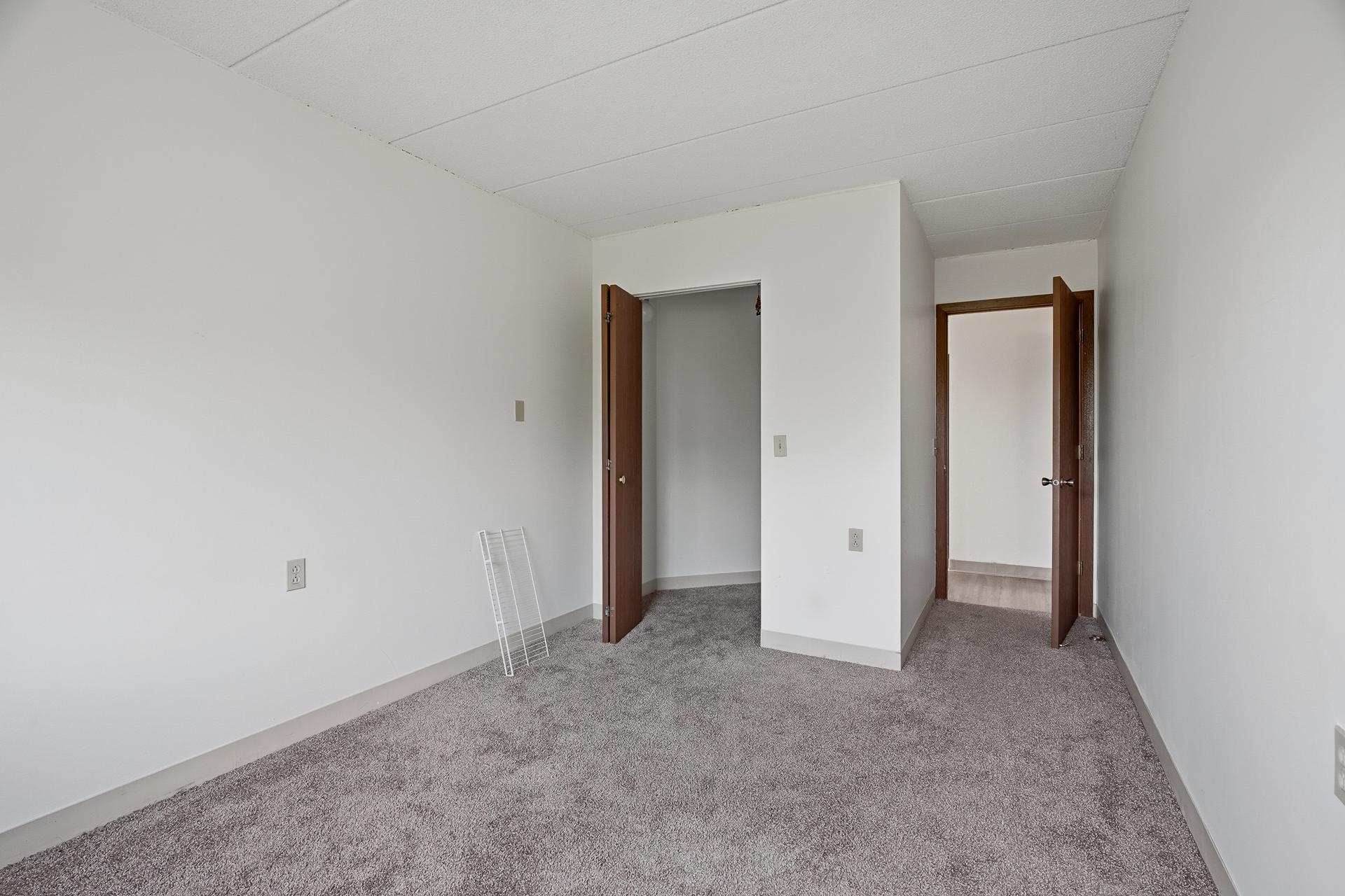 504 - 985 Ivy Ave E MLS-127.jpg