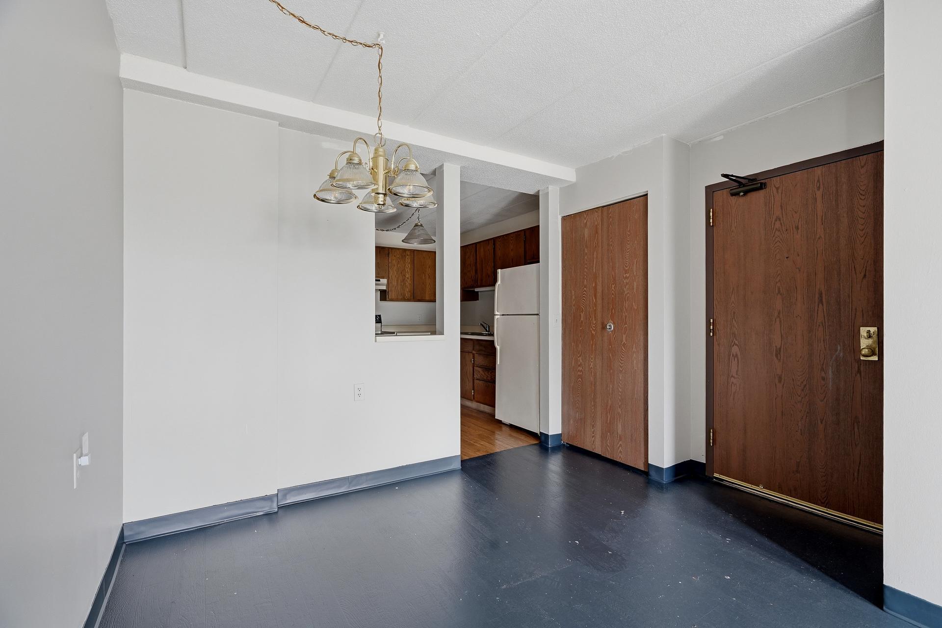511 - 985 Ivy Ave E MLS-114.jpg
