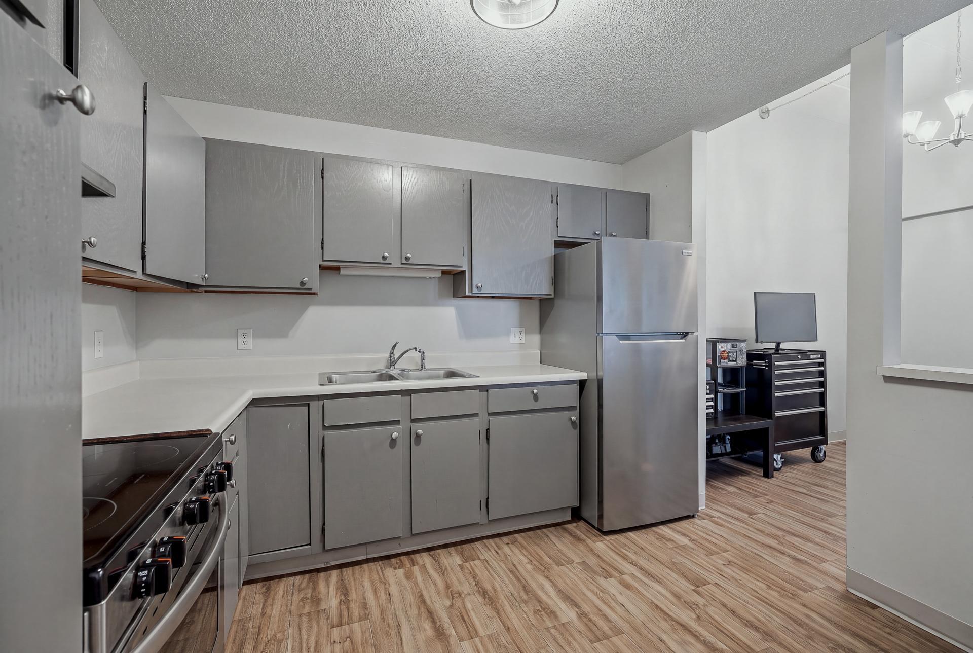 103 - 985 Ivy Ave E MLS-77.jpg