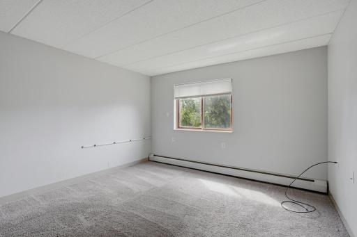 985 Ivy Avenue E, Saint Paul, MN 55106