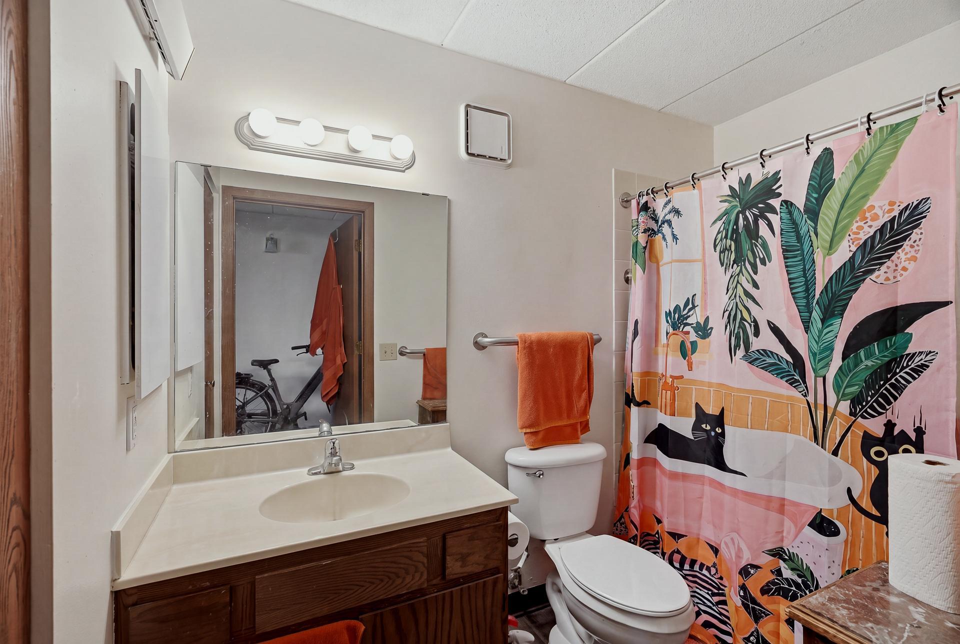 501 - 985 Ivy Ave E MLS-105.jpg