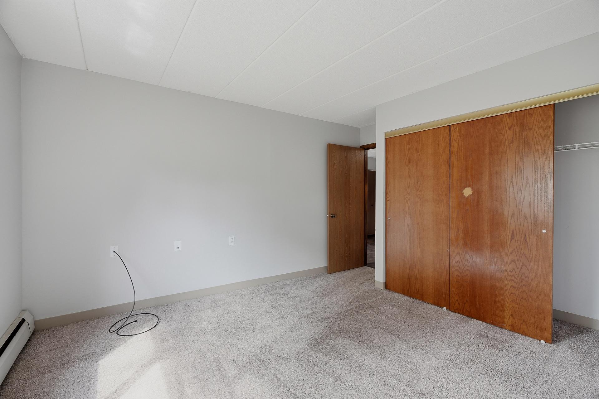 208 - 985 Ivy Ave E MLS-73.jpg