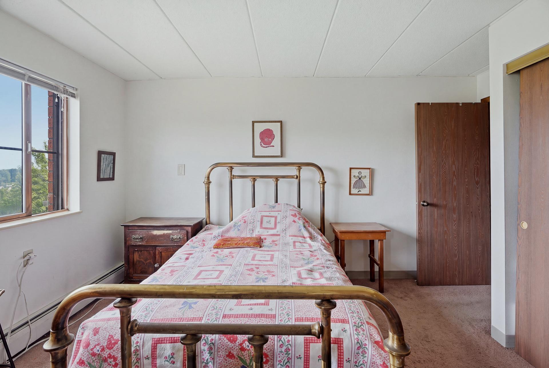 501 - 985 Ivy Ave E MLS-102.jpg