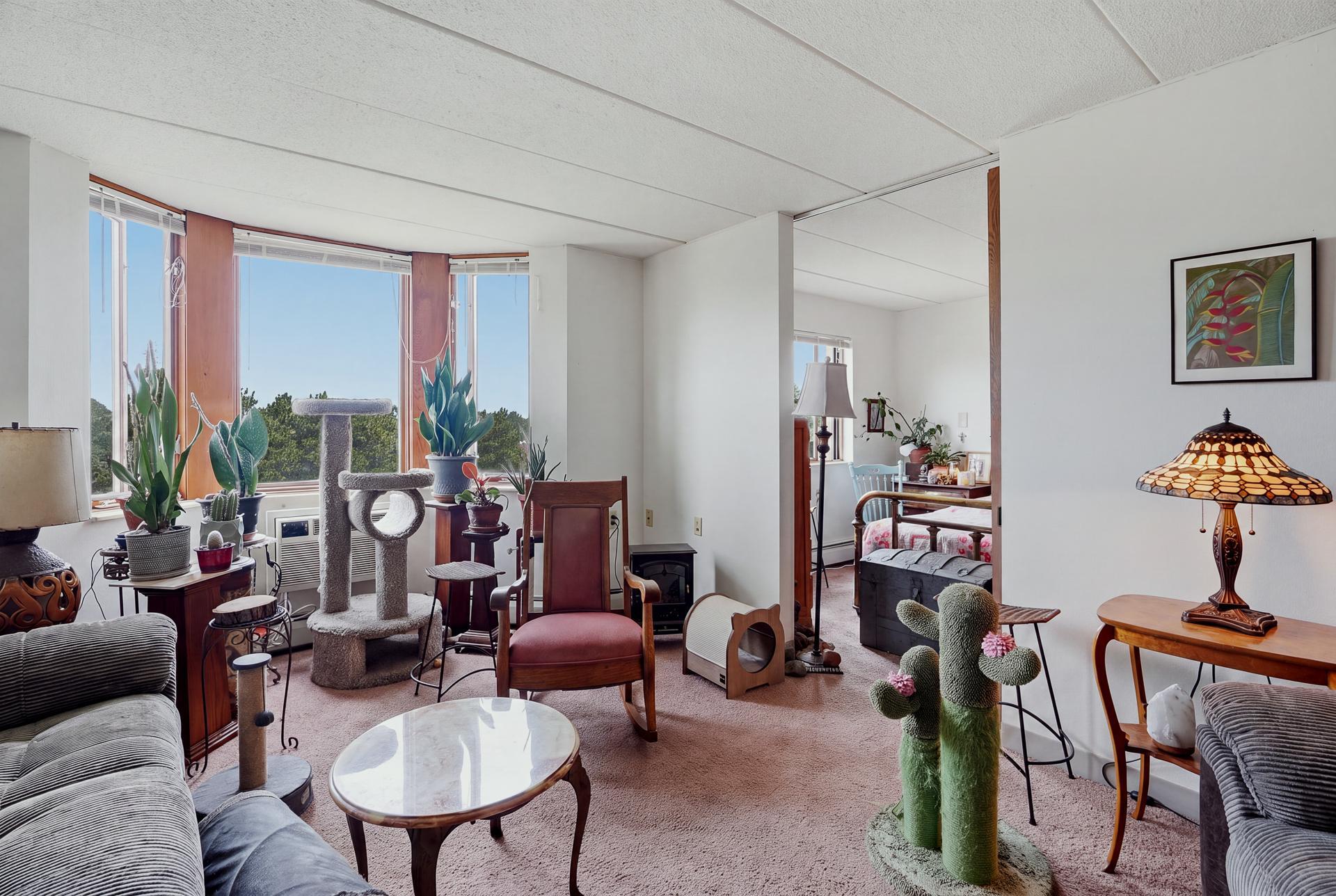 501 - 985 Ivy Ave E MLS-99.jpg