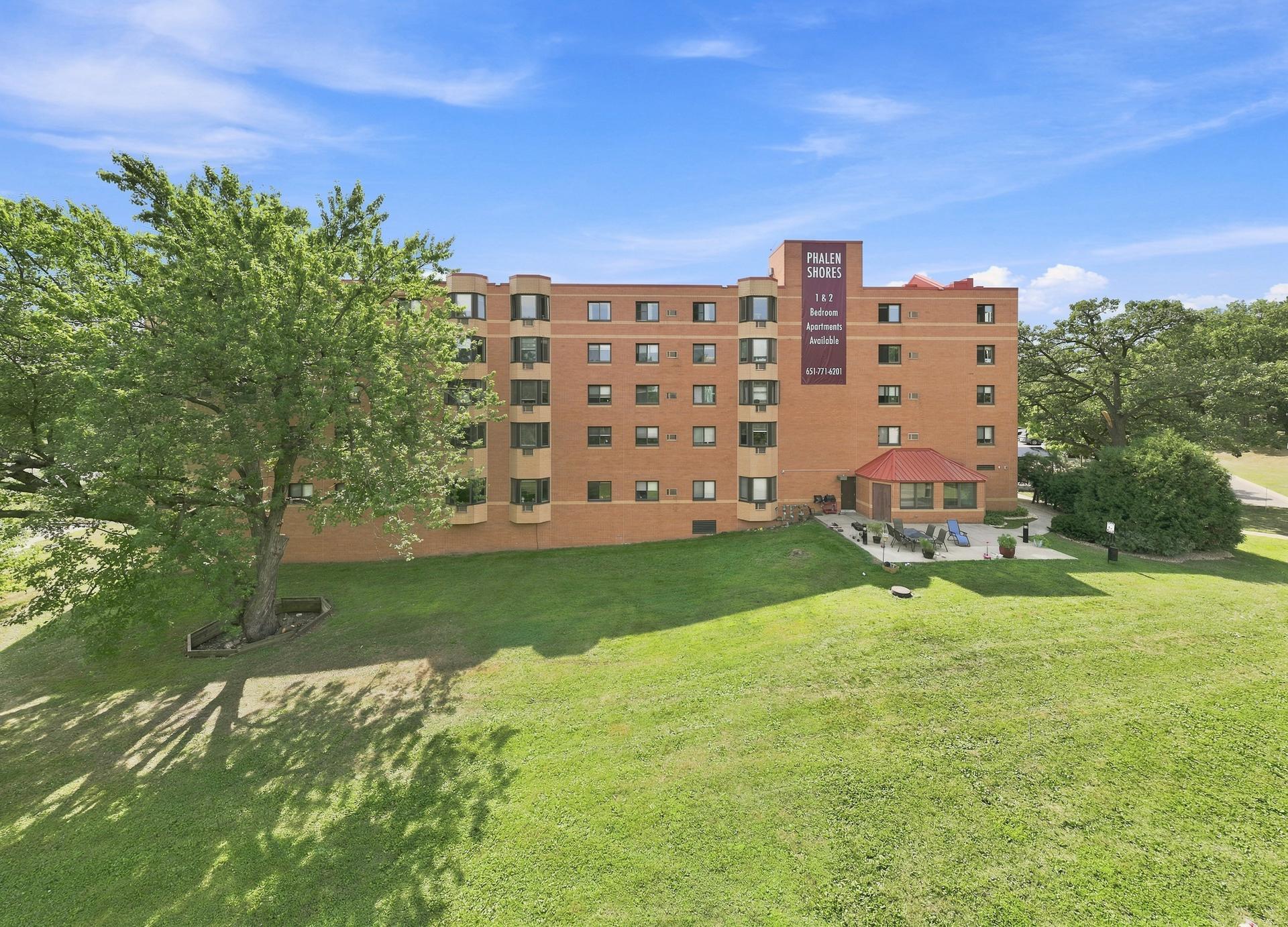 5 985 Ivy Ave E MLS-18.jpg